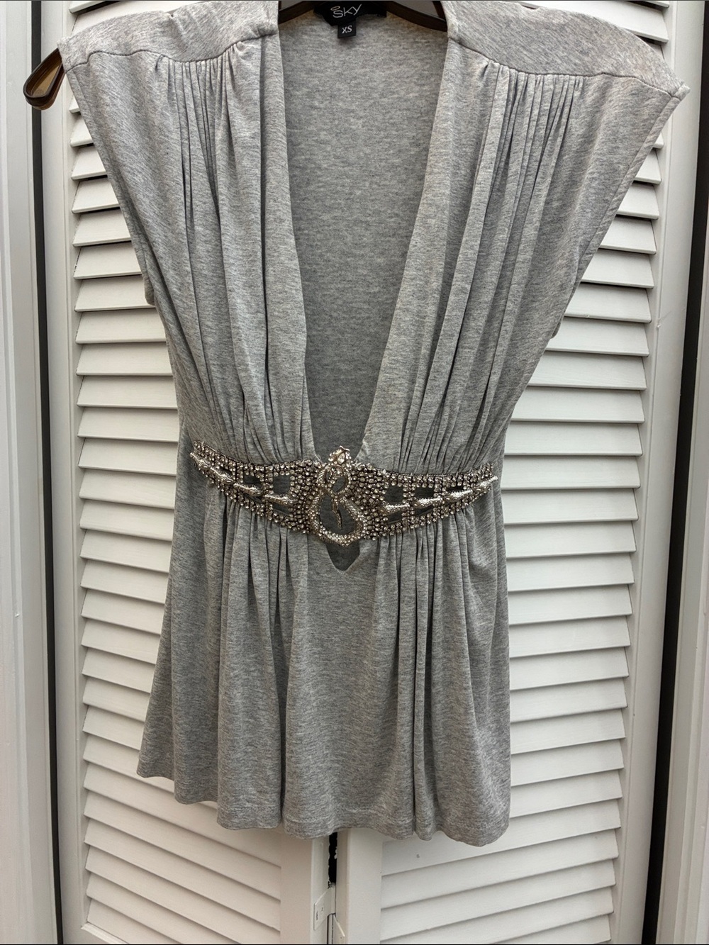 Sky gray snake top